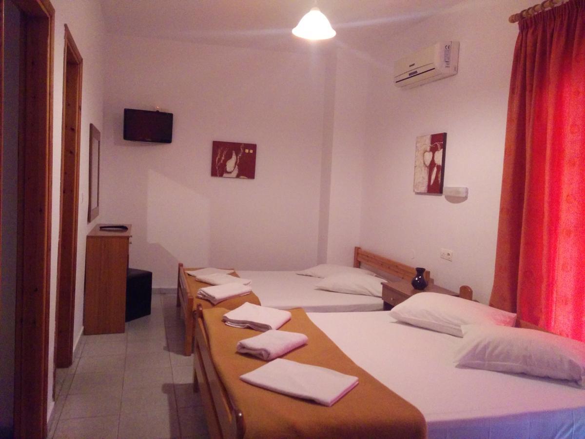 Giannis Hotel Paralía Rom bilde
